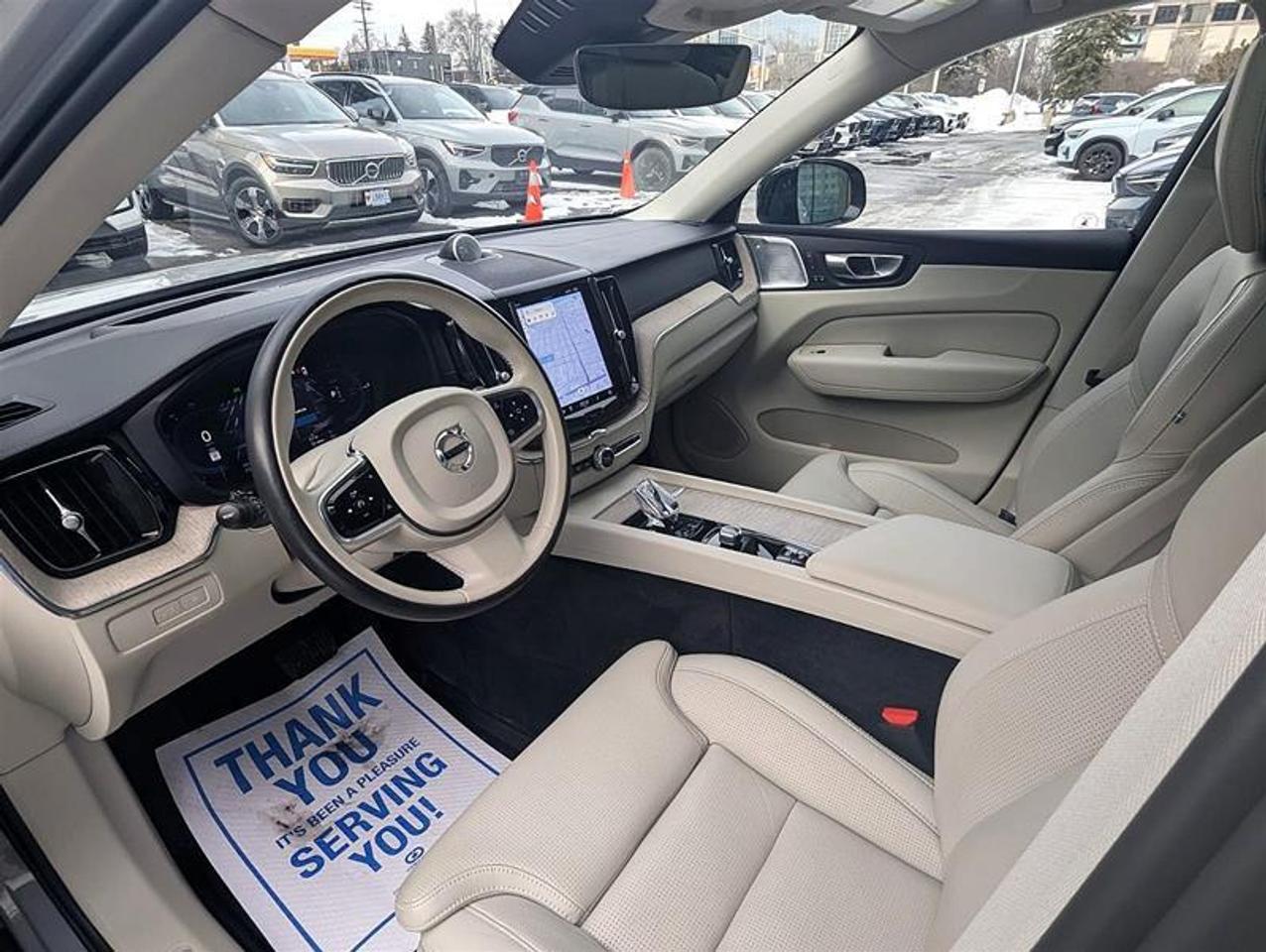 2024 Volvo XC60 Recharge T8 eAWD PHEV Ultimate Dark Theme Photo