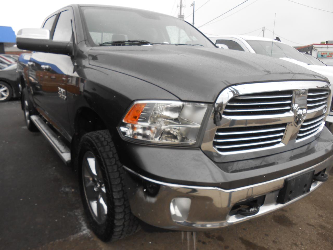 2014 RAM 1500 4WD Crew Cab 140.5  Big Horn ECO DIESEL Photo