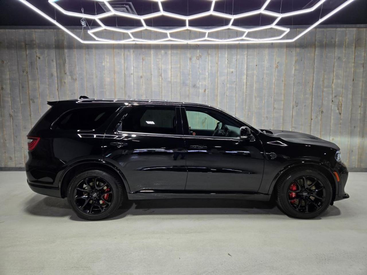 2024 Dodge Durango SRT HELLCAT PREMIUM BORLA EXHAUST CARBON FIBER INT Photo2