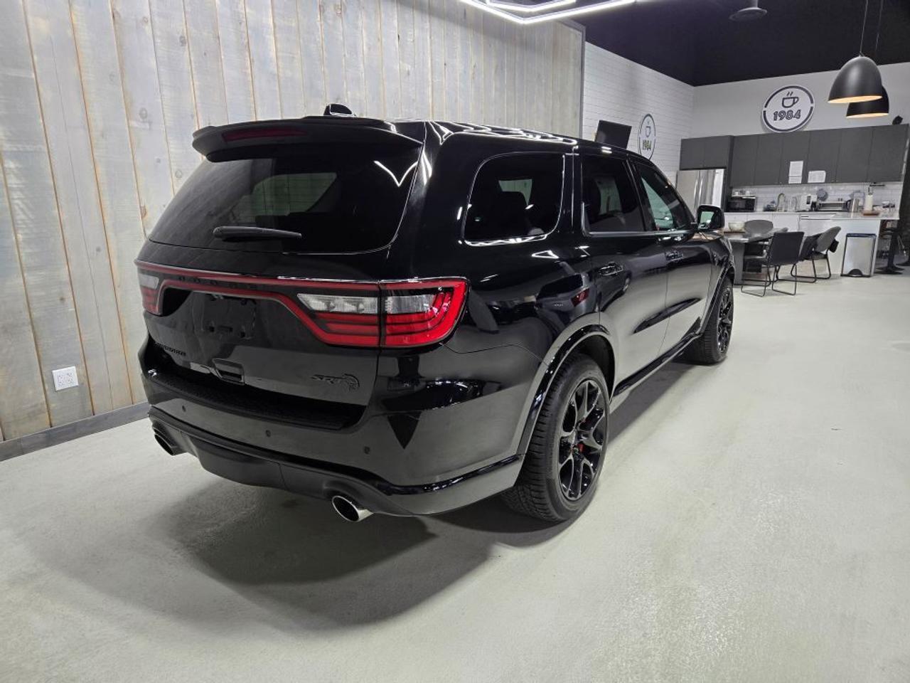 2024 Dodge Durango SRT HELLCAT PREMIUM BORLA EXHAUST CARBON FIBER INT Photo
