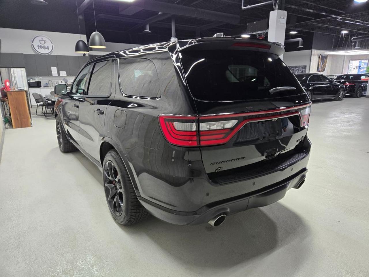 2024 Dodge Durango SRT HELLCAT PREMIUM BORLA EXHAUST CARBON FIBER INT Photo