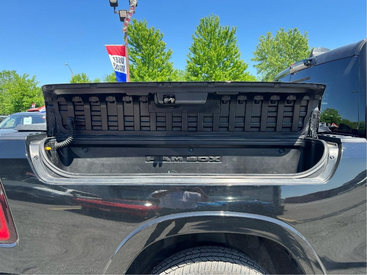 2022 RAM 1500 Night Edition, RamBox Cargo MGMT, Tri-Fold Photo4