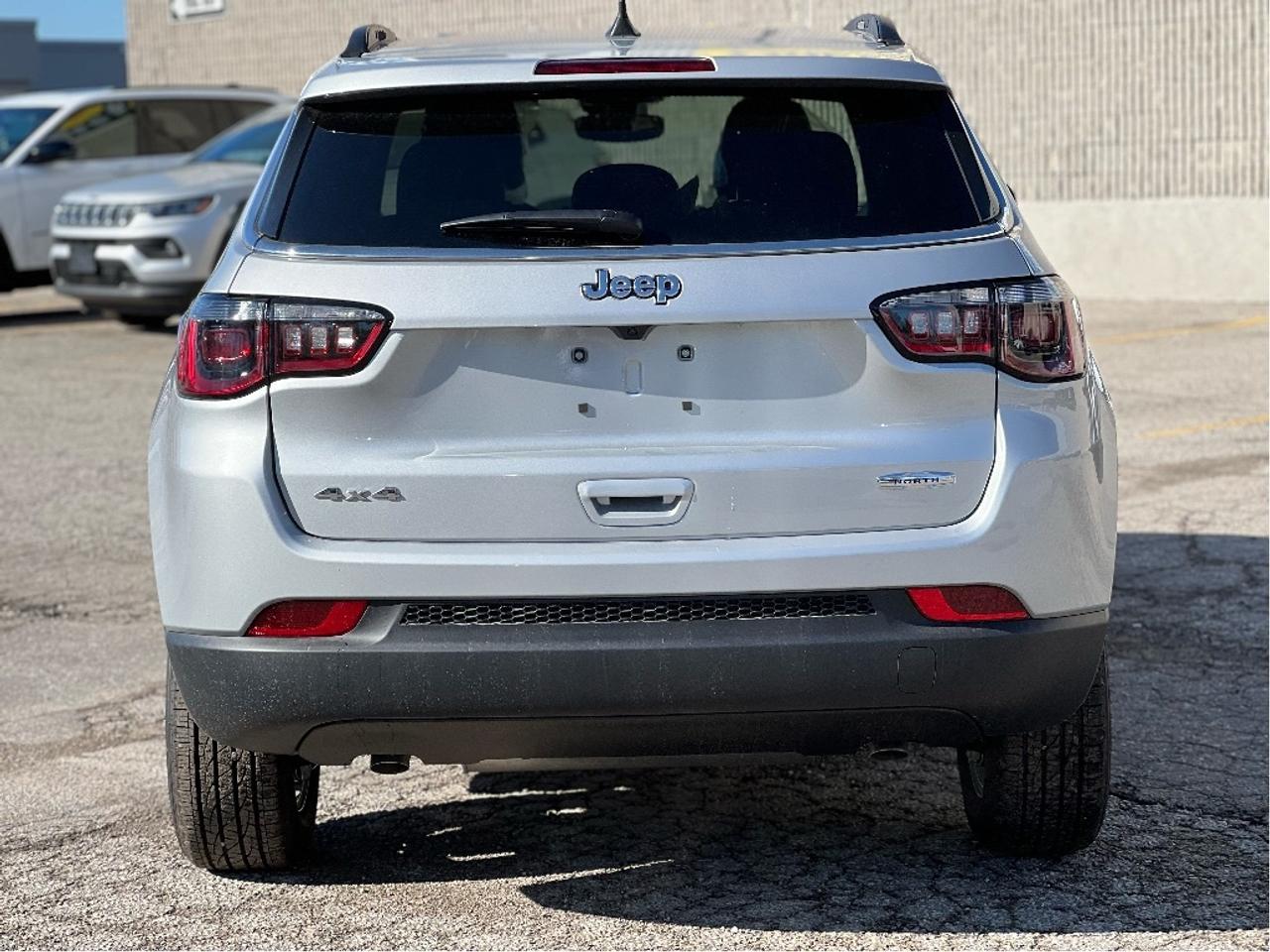 2025 Jeep Compass North 4x4 w/Convenience Group Photo4