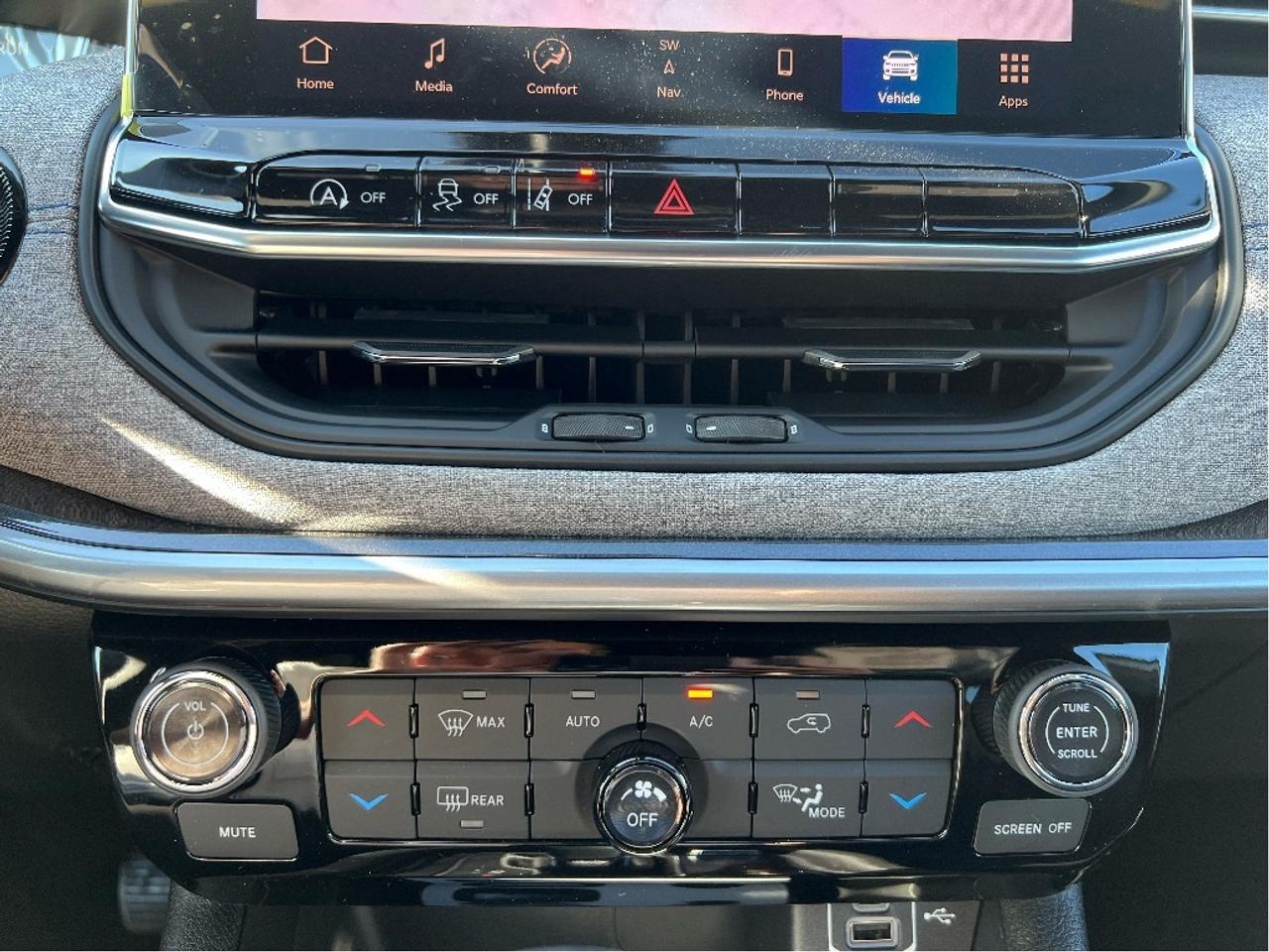 2025 Jeep Compass North 4x4 w/Convenience Group Photo