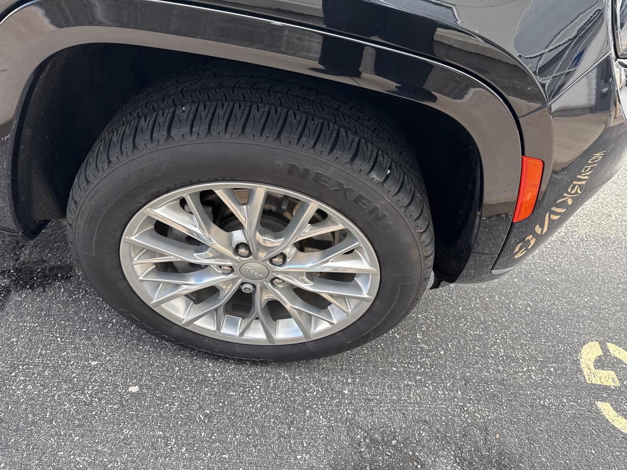 2021 Jeep Grand Cherokee L Summit Photo