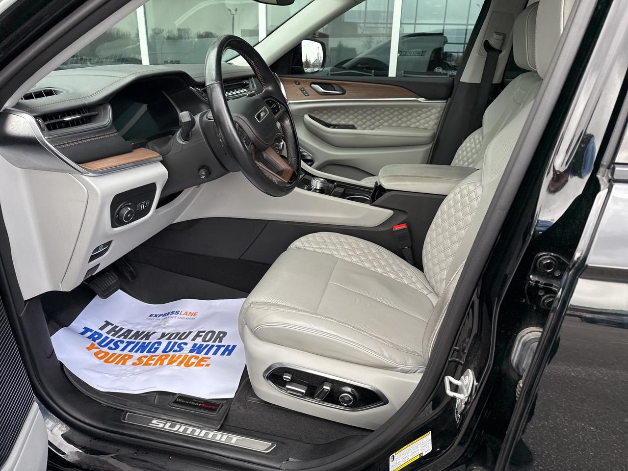 2021 Jeep Grand Cherokee L Summit Photo