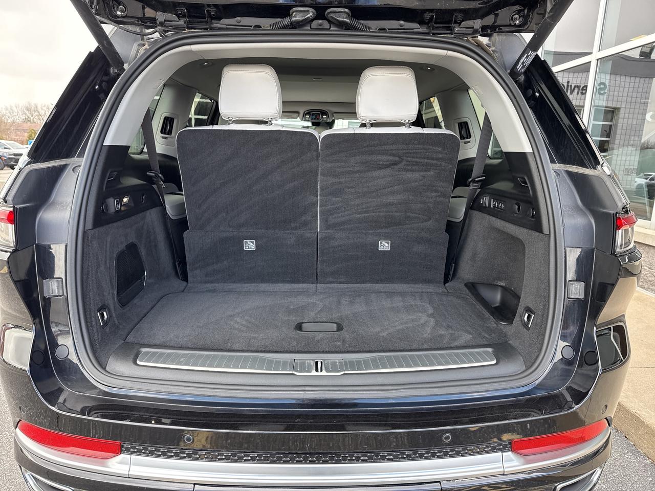 2021 Jeep Grand Cherokee L Summit Photo