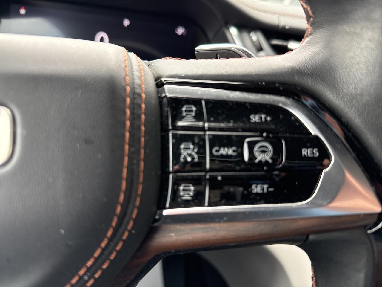 2021 Jeep Grand Cherokee L Summit Photo