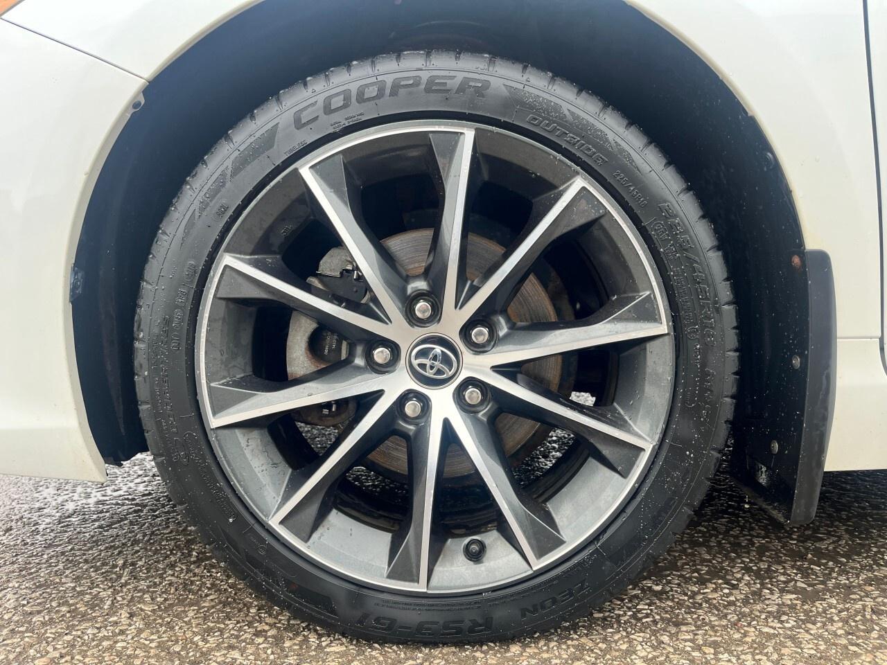 2017 Toyota Camry SE Photo