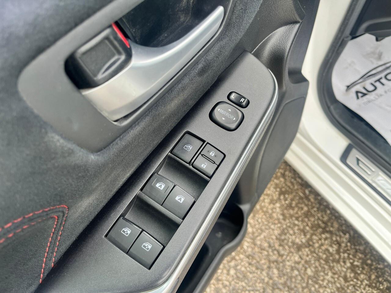 2017 Toyota Camry SE Photo