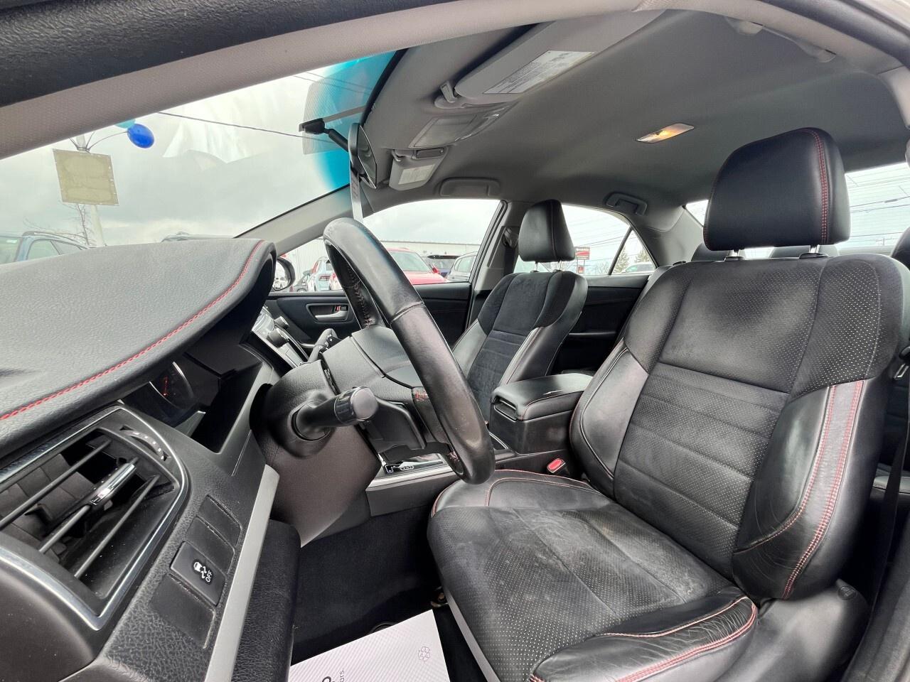 2017 Toyota Camry SE Photo