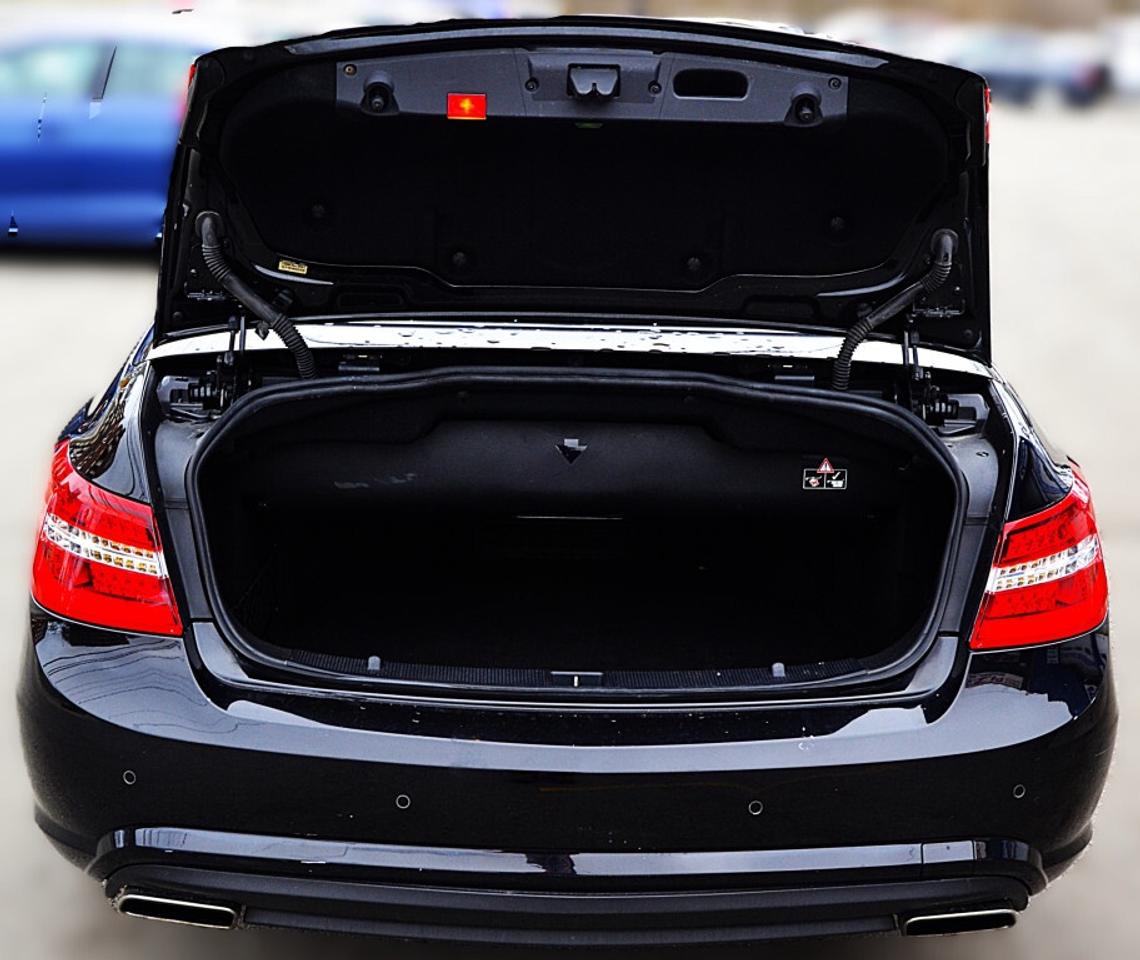 2011 Mercedes-Benz E-Class 2dr Coupe E550 Rear-wheel Drive Photo