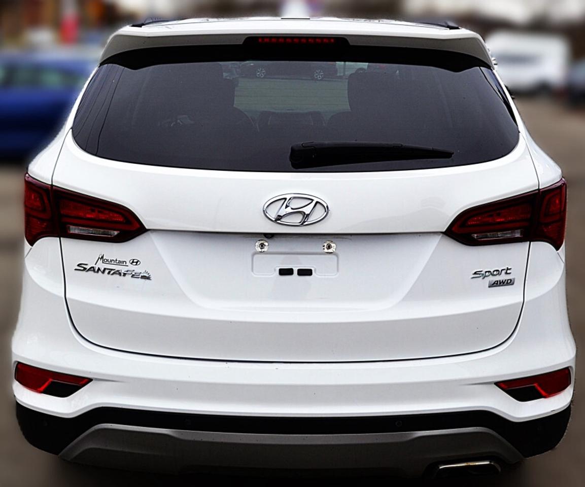 2017 Hyundai Santa Fe Sport All-wheel Drive 4dr 2.4L Premium Photo3