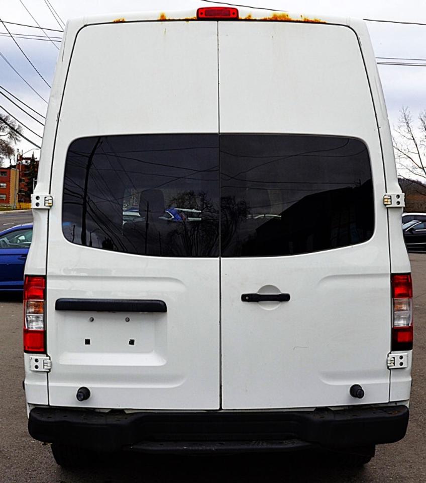 2013 Nissan NV 2500 NV2500 V6 SV High Roof CARGOVAN Photo3