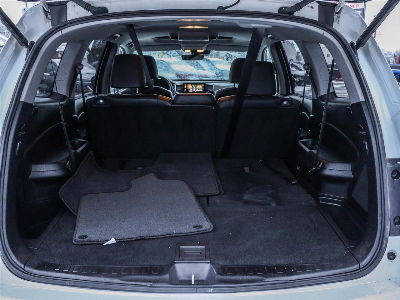 2021 Honda Pilot Touring 8-PASS NAVI LEATHER Photo