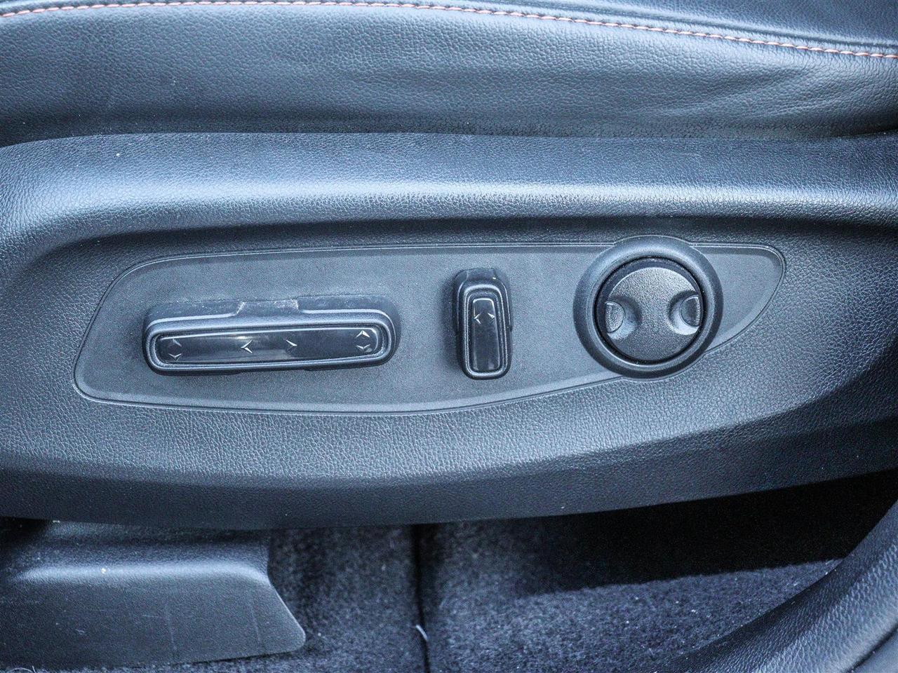 2023 Honda CR-V Hybrid Touring LEATHER NAVI SUNROOF Photo