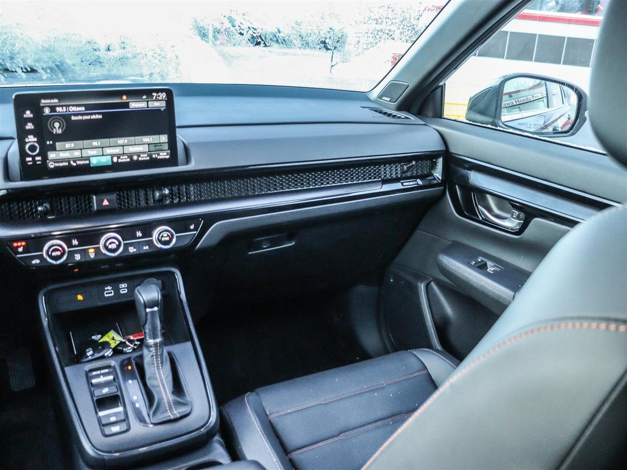 2023 Honda CR-V Hybrid Touring LEATHER NAVI SUNROOF Photo