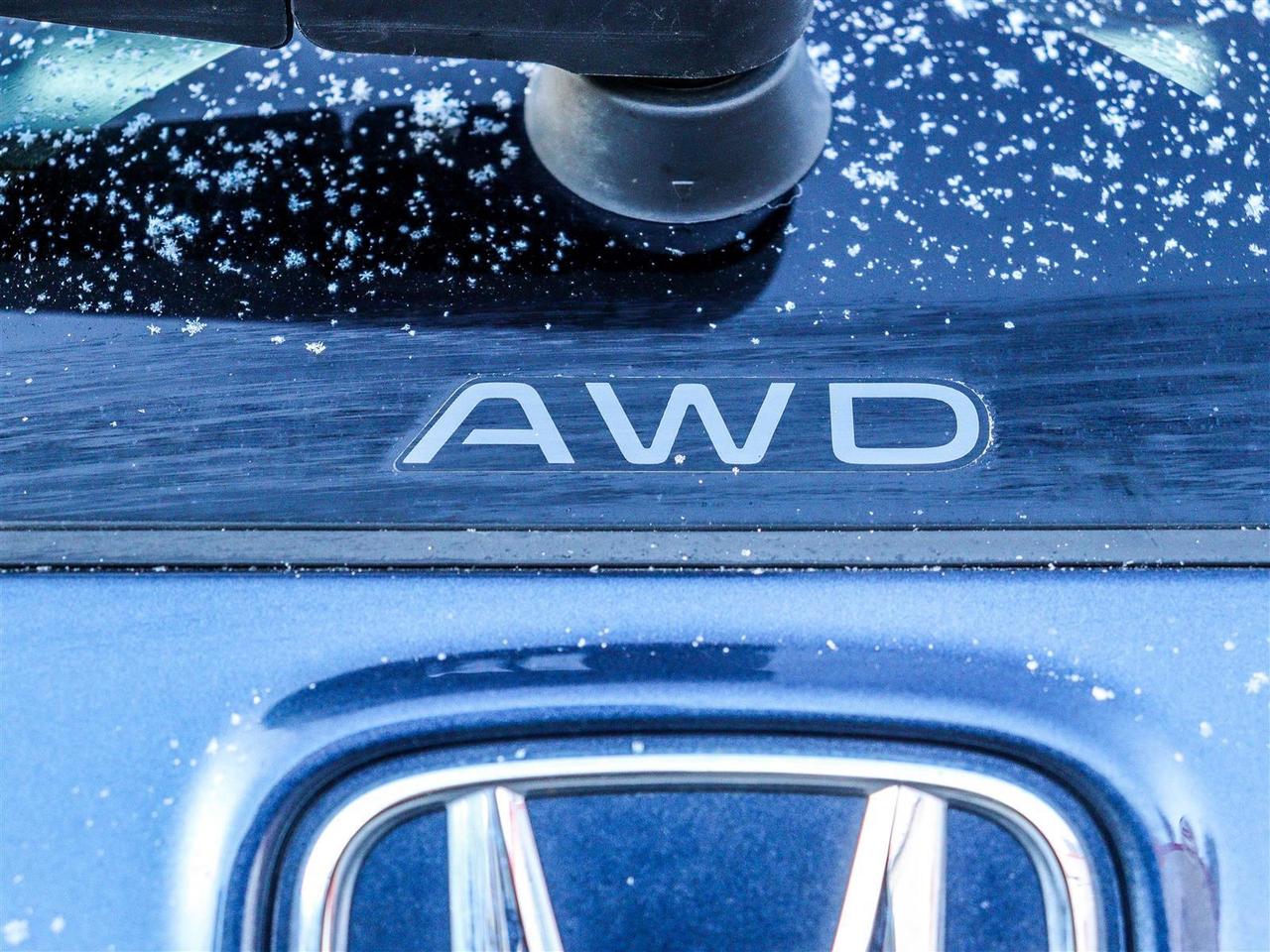 2023 Honda CR-V Hybrid Touring LEATHER NAVI SUNROOF Photo