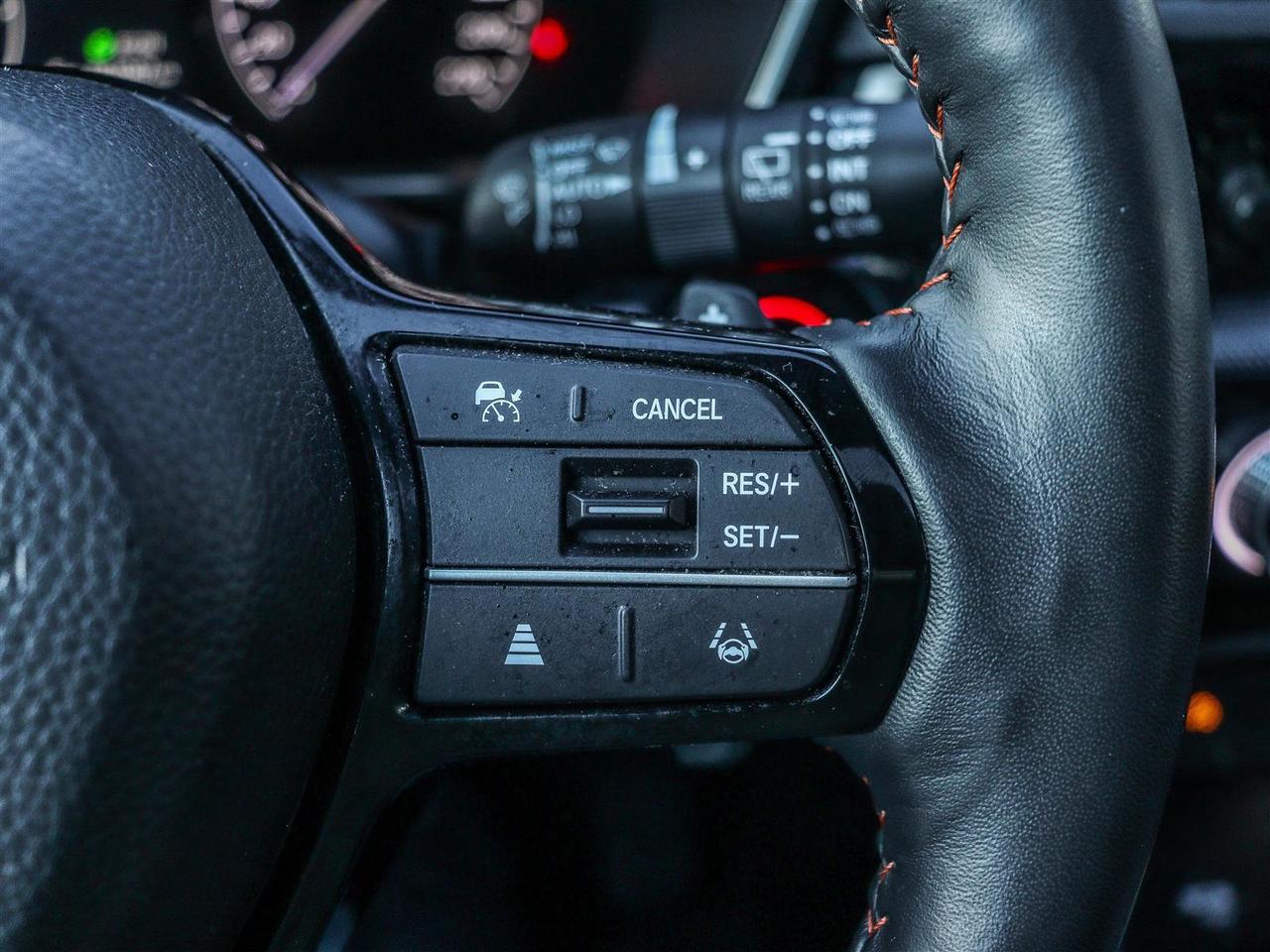 2023 Honda CR-V Hybrid Touring LEATHER NAVI SUNROOF Photo