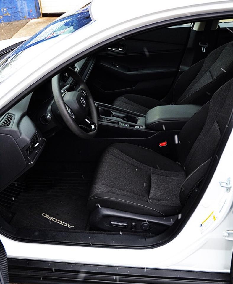 2023 Honda Accord Sedan EX CVT Photo