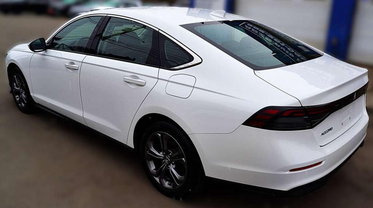 2023 Honda Accord EX CVT Photo