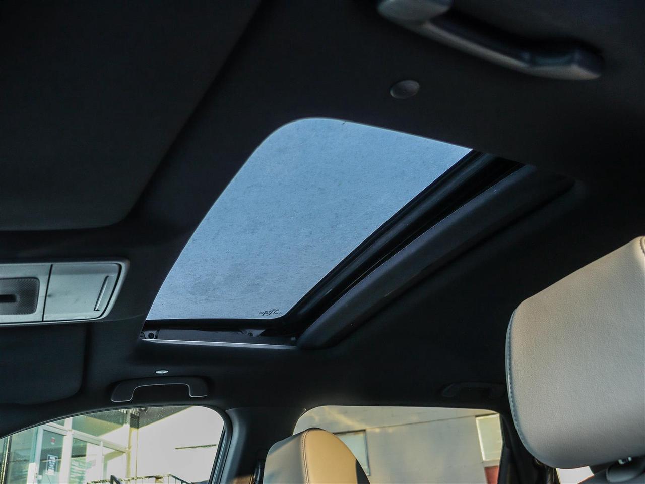 2024 Honda CR-V Hybrid Touring LEATHER NAVI SUNROOF Photo