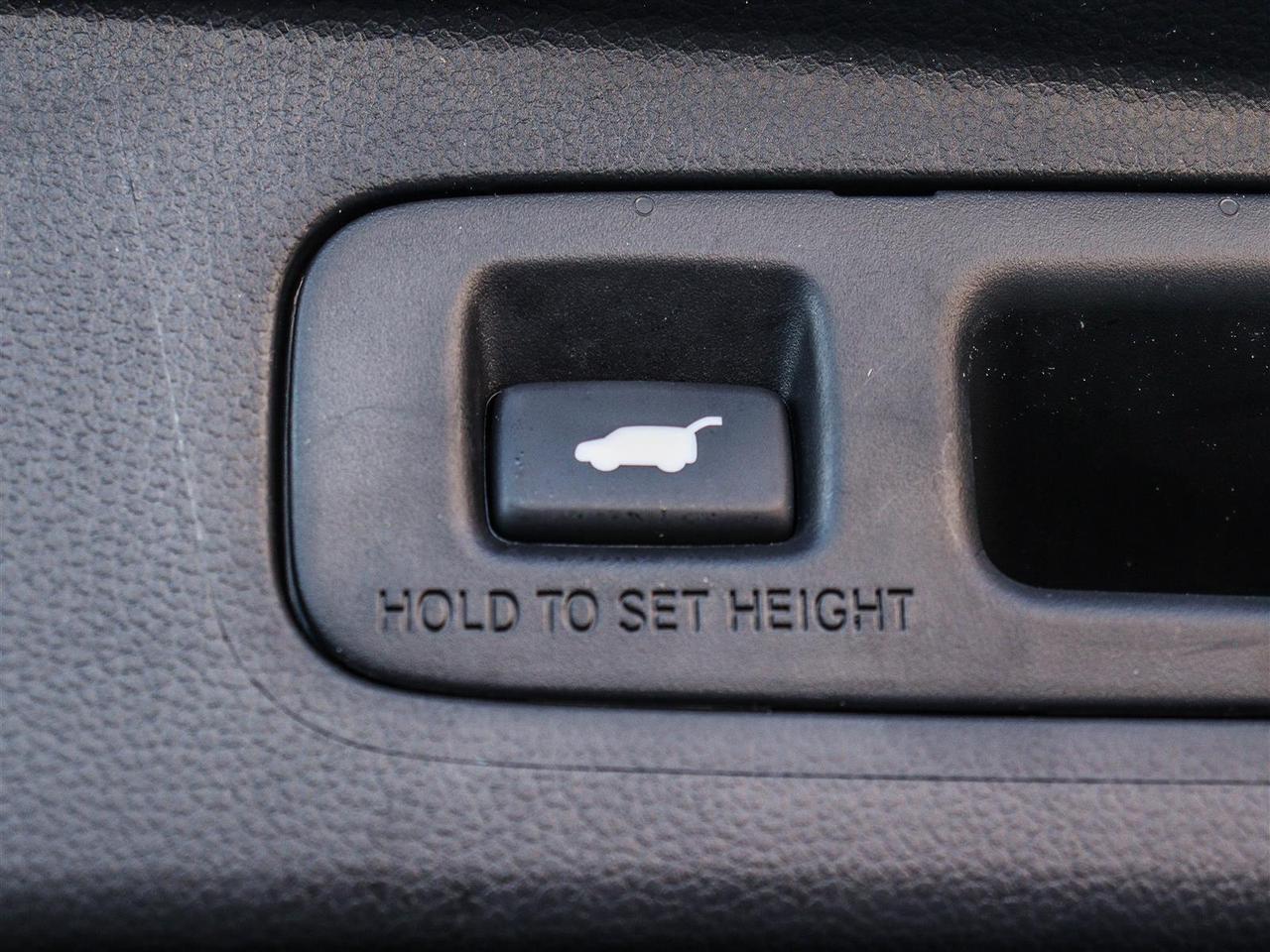 2024 Honda CR-V Hybrid Touring LEATHER NAVI SUNROOF Photo