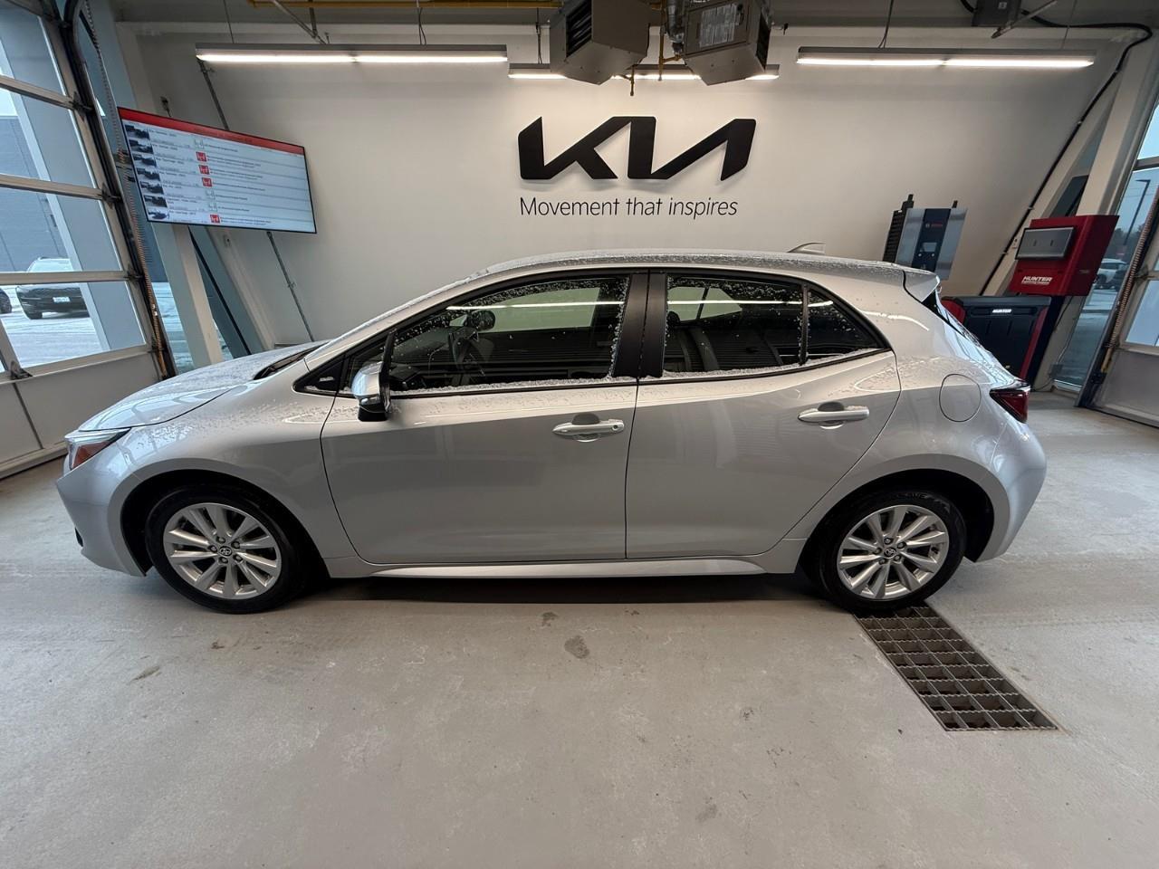 2025 Toyota Corolla Hatchback Base 5dr Photo