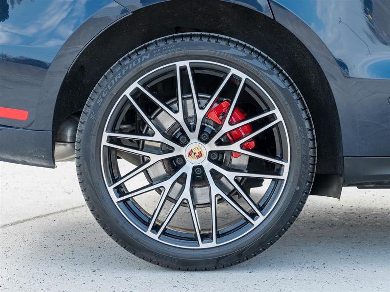 2023 Porsche Macan S AWD Premium Pkg Plus, 21 RS Spyder Design Wheels Photo