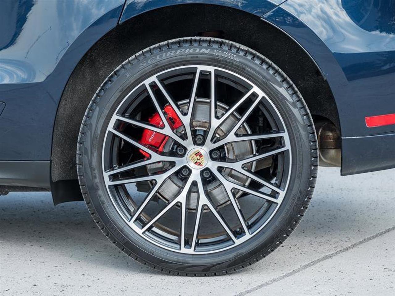 2023 Porsche Macan S AWD Premium Pkg Plus, 21 RS Spyder Design Wheels Photo