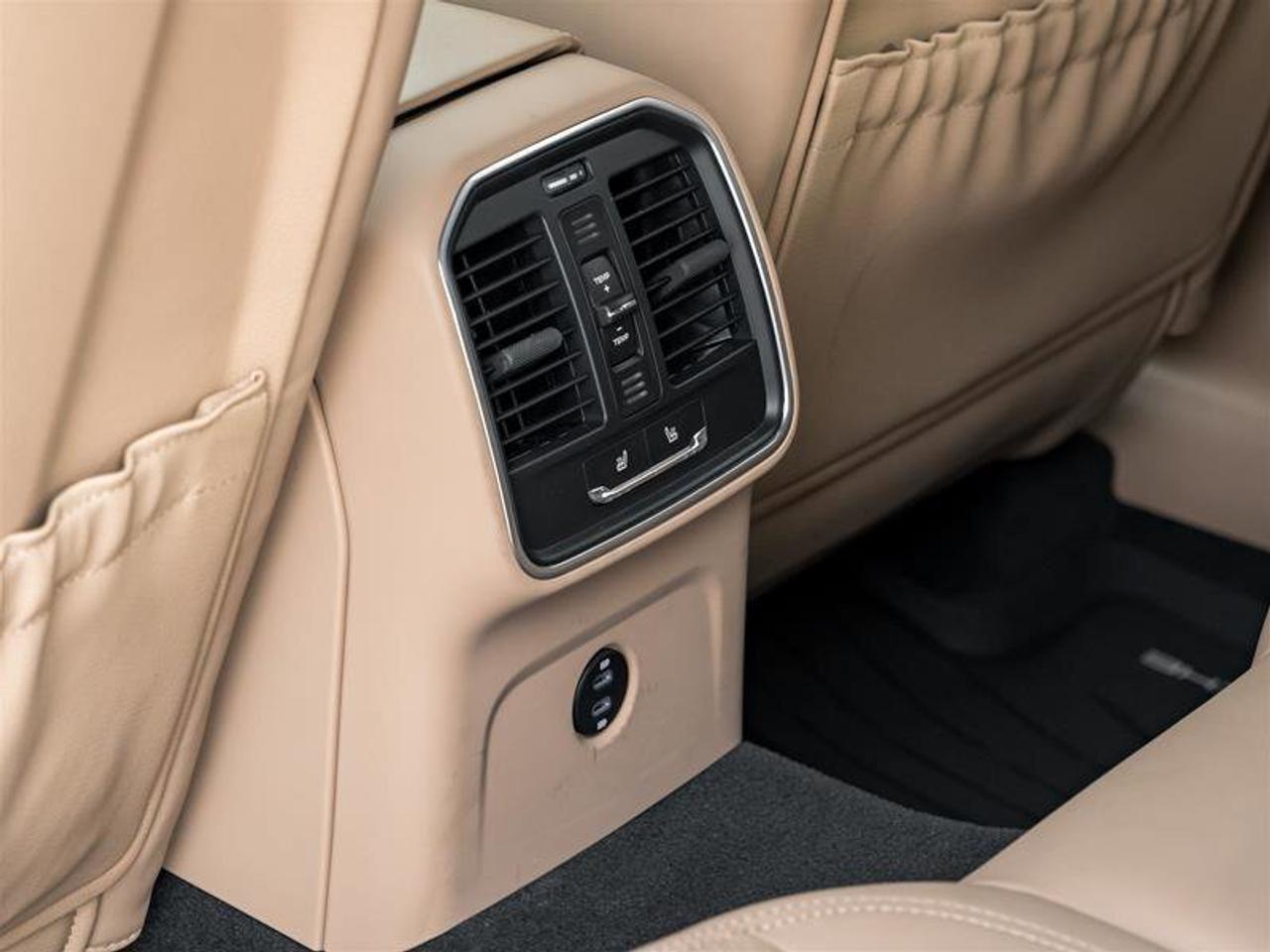 2023 Porsche Macan S AWD Premium Pkg Plus, 21 RS Spyder Design Wheels Photo