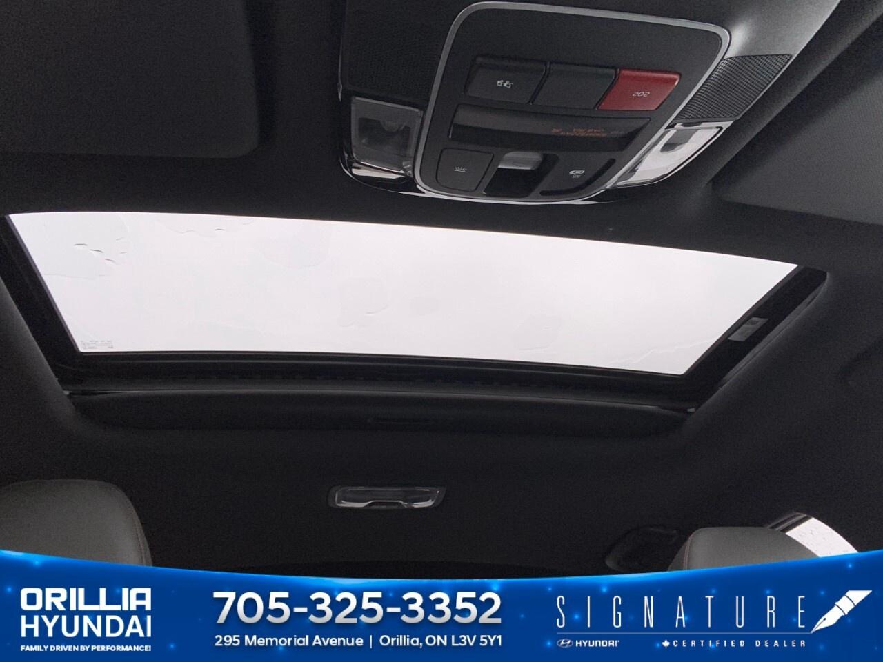 2022 Hyundai Santa Cruz Ultimate AWD w/Colour Pkg Photo