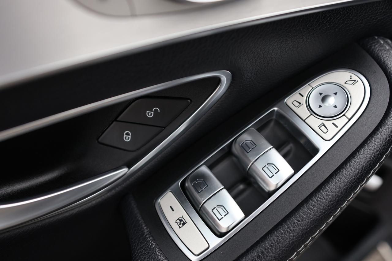 2018 Mercedes-Benz C-Class C300-4MATIC-AMG/NAV/B CAM/PANOROOF/BLIS/P SENSORS/ Photo