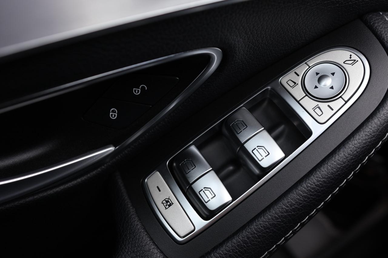2018 Mercedes-Benz C-Class C300-4MATIC-AMG/NAV/B CAM/PANOROOF/BLIS/P SENSORS/ Photo