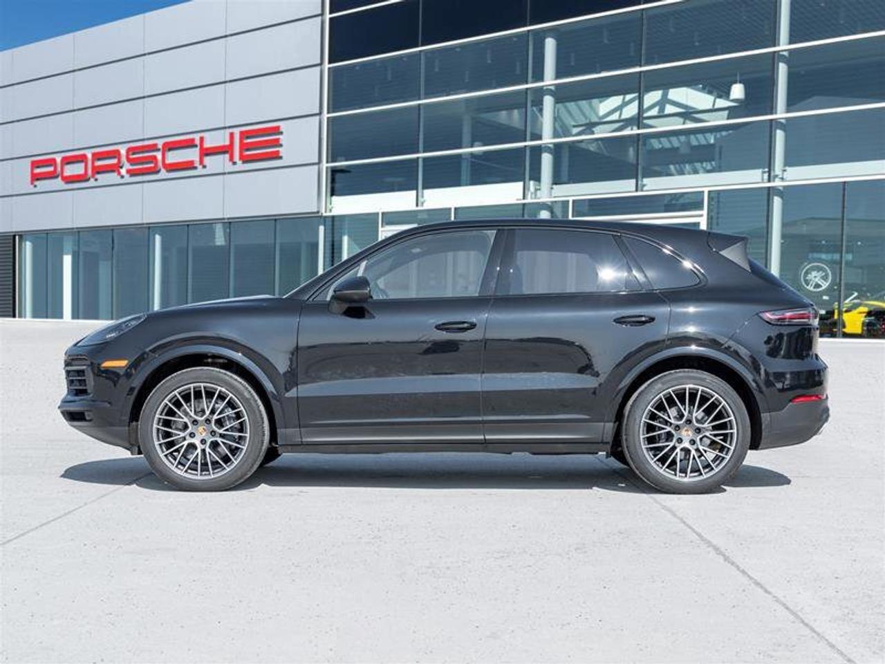 2021 Porsche Cayenne AWD Premium Plus Pkg 21 RS Spyder Design Wheels in Photo2