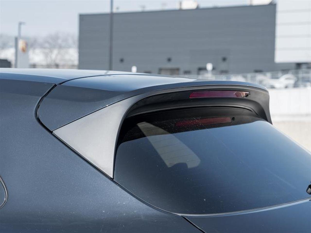 2021 Porsche Cayenne AWD Premium Plus Pkg 21 RS Spyder Design Wheels in Photo