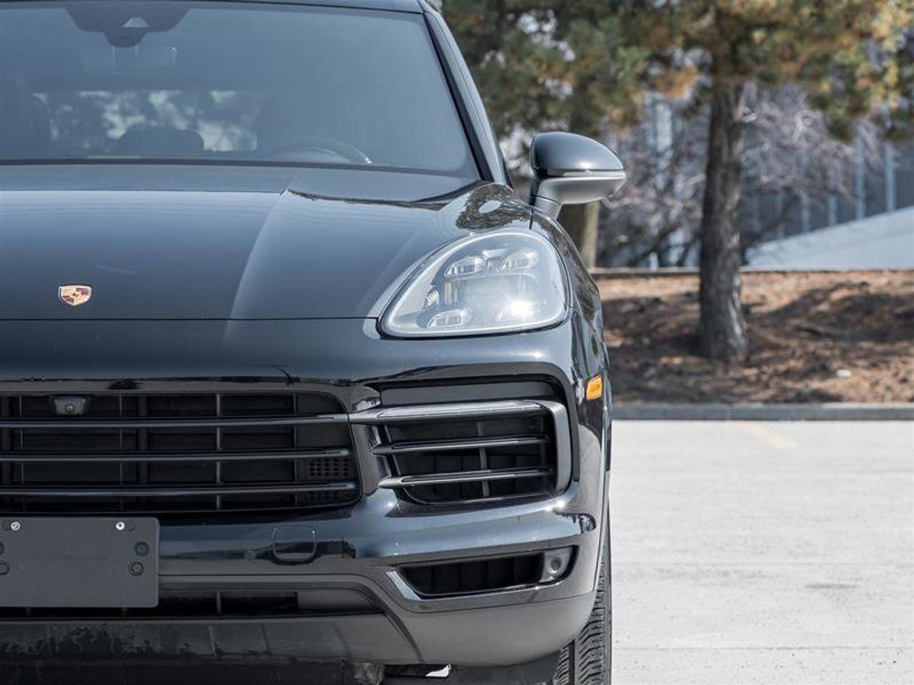 2021 Porsche Cayenne AWD Premium Plus Pkg 21 RS Spyder Design Wheels in Photo