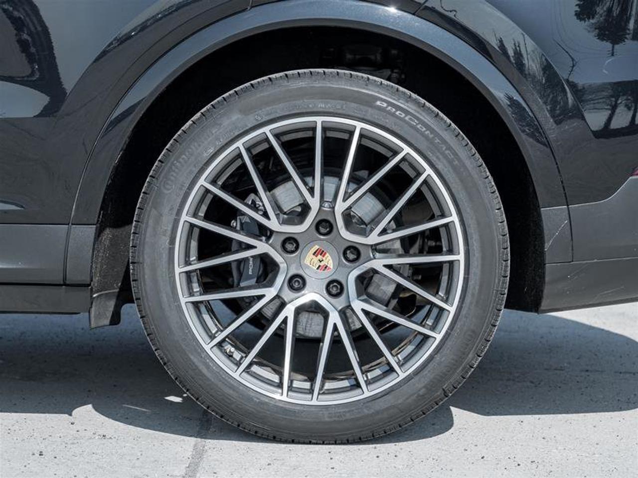 2021 Porsche Cayenne AWD Premium Plus Pkg 21 RS Spyder Design Wheels in Photo
