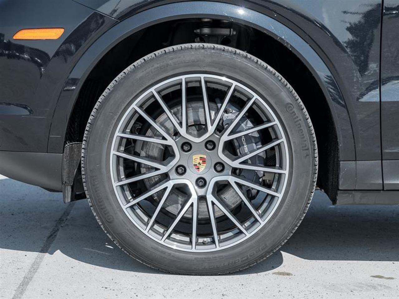2021 Porsche Cayenne AWD Premium Plus Pkg 21 RS Spyder Design Wheels in Photo