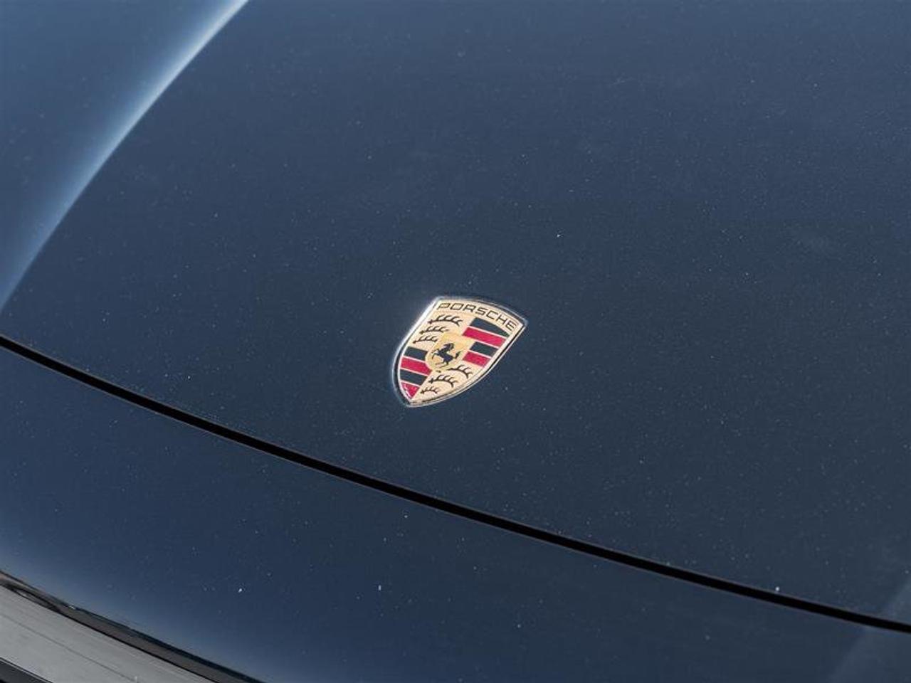 2021 Porsche Cayenne AWD Premium Plus Pkg 21 RS Spyder Design Wheels in Photo