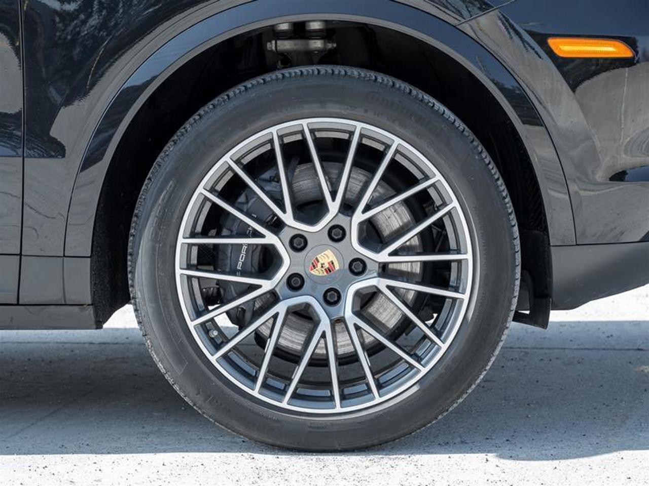 2021 Porsche Cayenne AWD Premium Plus Pkg 21 RS Spyder Design Wheels in Photo