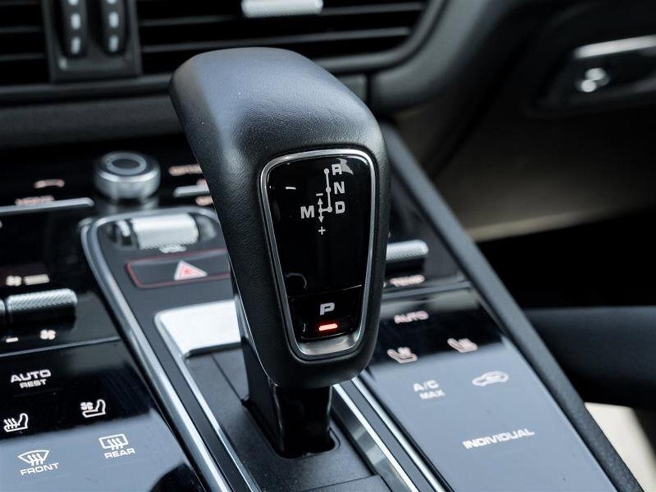 2021 Porsche Cayenne AWD Premium Plus Pkg 21 RS Spyder Design Wheels in Photo