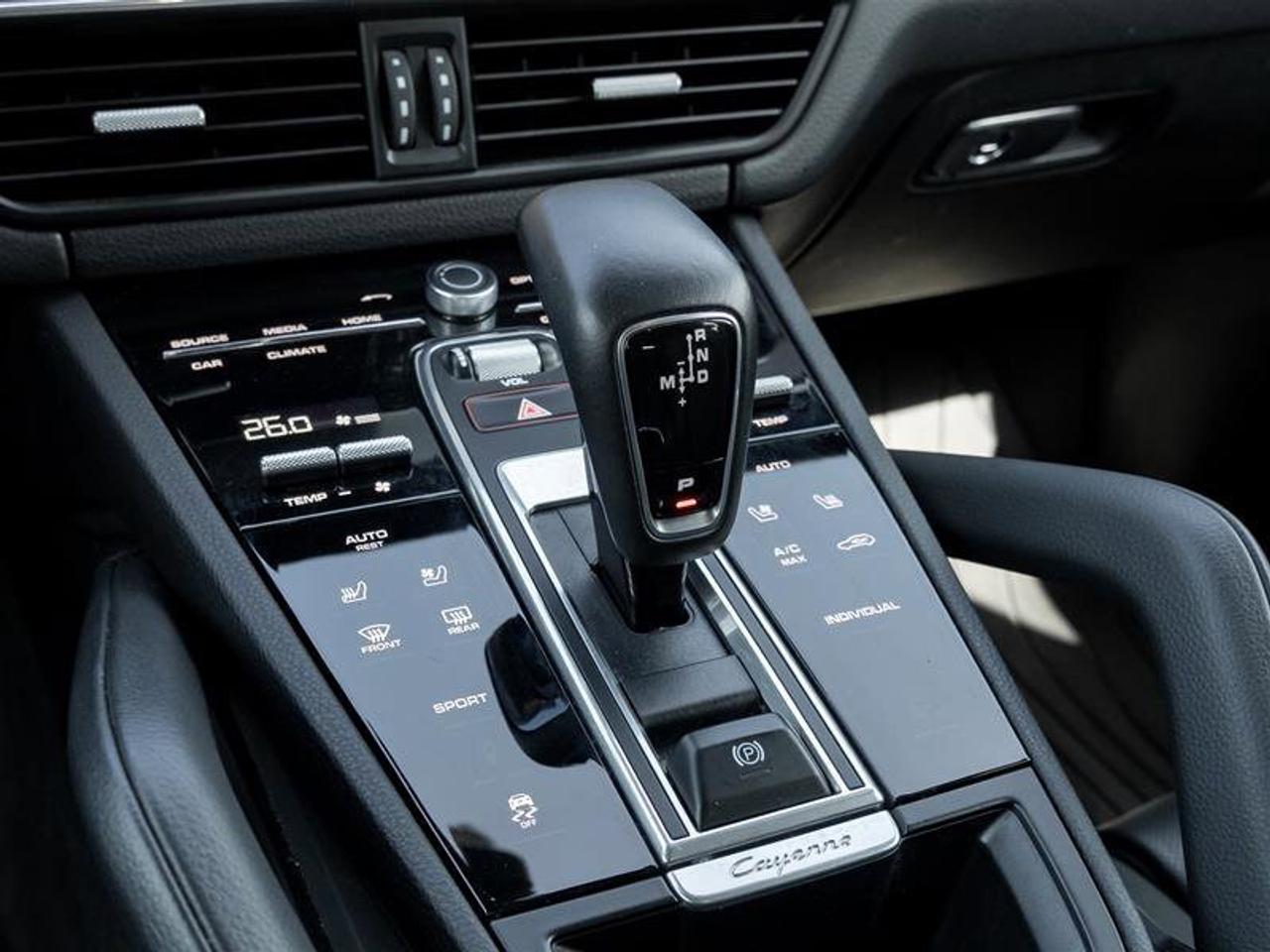 2021 Porsche Cayenne AWD Premium Plus Pkg 21 RS Spyder Design Wheels in Photo