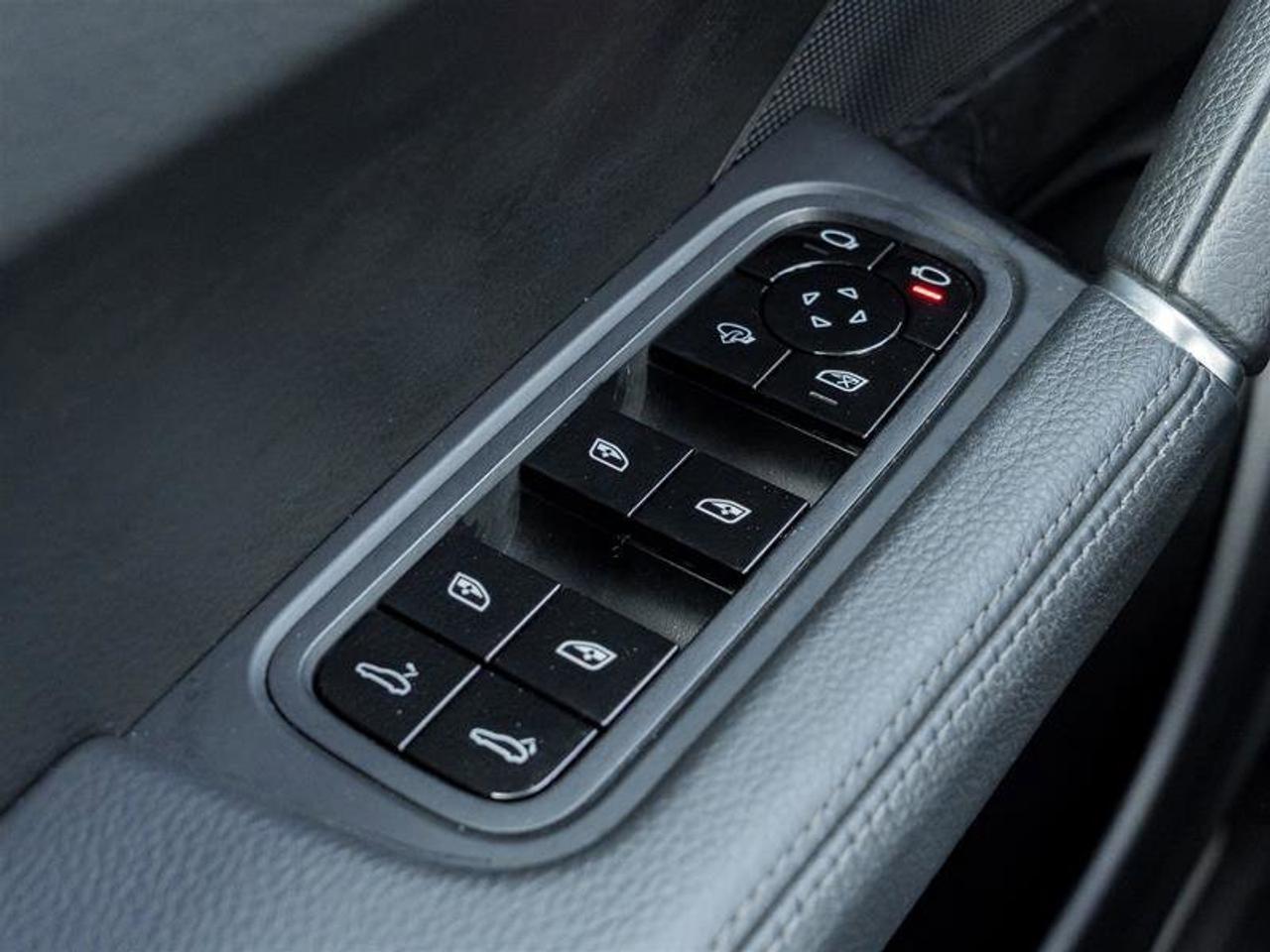 2021 Porsche Cayenne AWD Premium Plus Pkg 21 RS Spyder Design Wheels in Photo