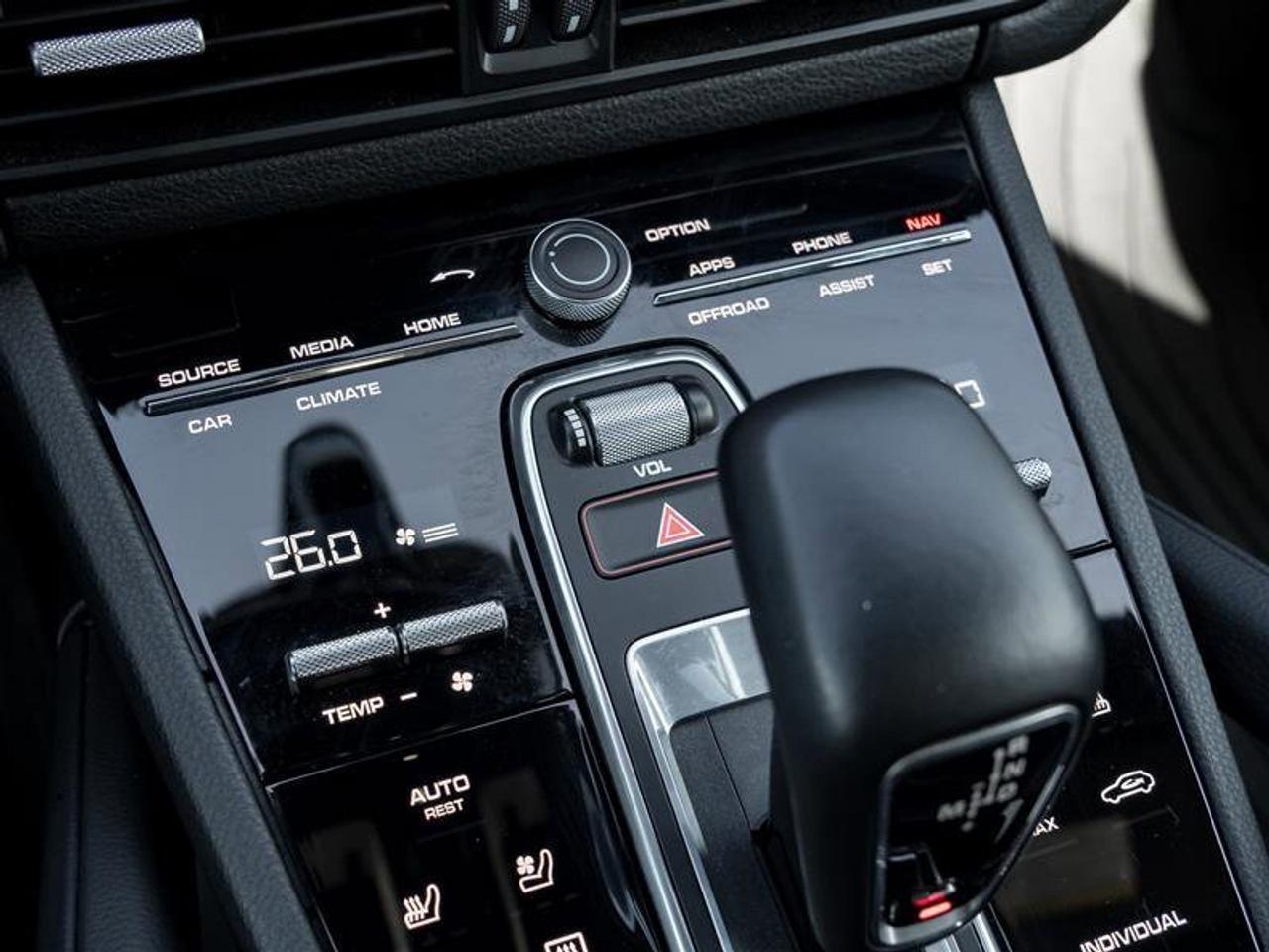 2021 Porsche Cayenne AWD Premium Plus Pkg 21 RS Spyder Design Wheels in Photo