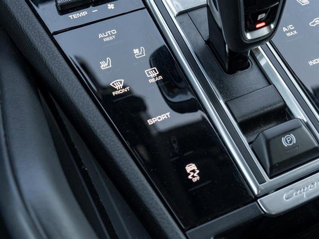 2021 Porsche Cayenne AWD Premium Plus Pkg 21 RS Spyder Design Wheels in Photo