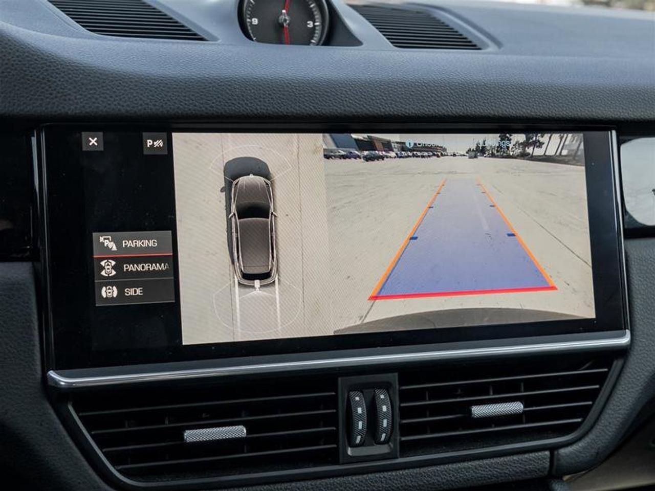 2021 Porsche Cayenne AWD Premium Plus Pkg 21 RS Spyder Design Wheels in Photo