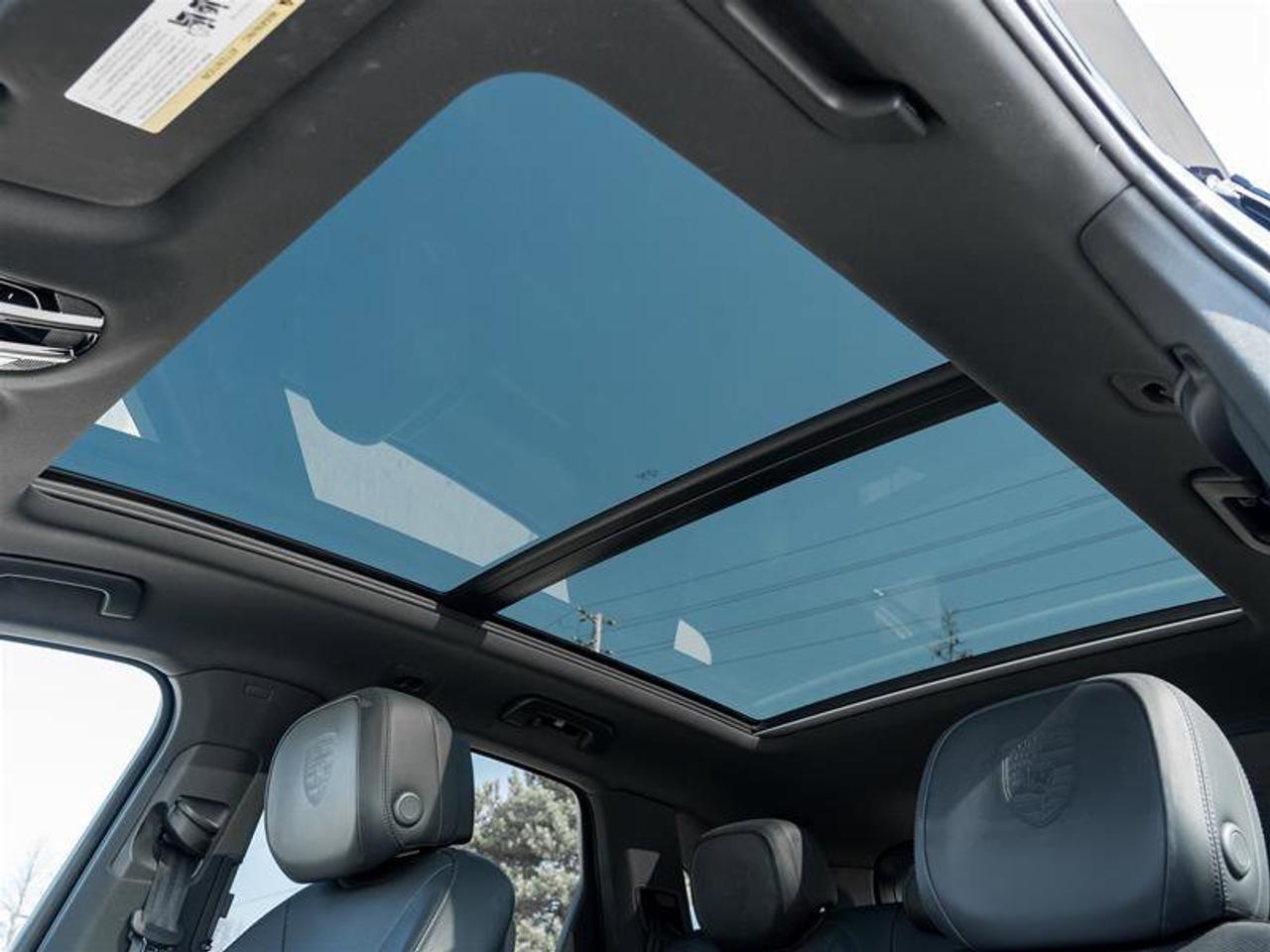 2021 Porsche Cayenne AWD Premium Plus Pkg 21 RS Spyder Design Wheels in Photo