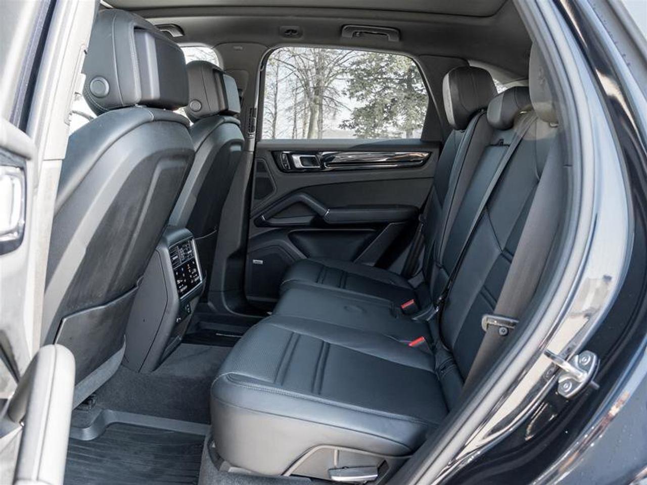 2021 Porsche Cayenne AWD Premium Plus Pkg 21 RS Spyder Design Wheels in Photo