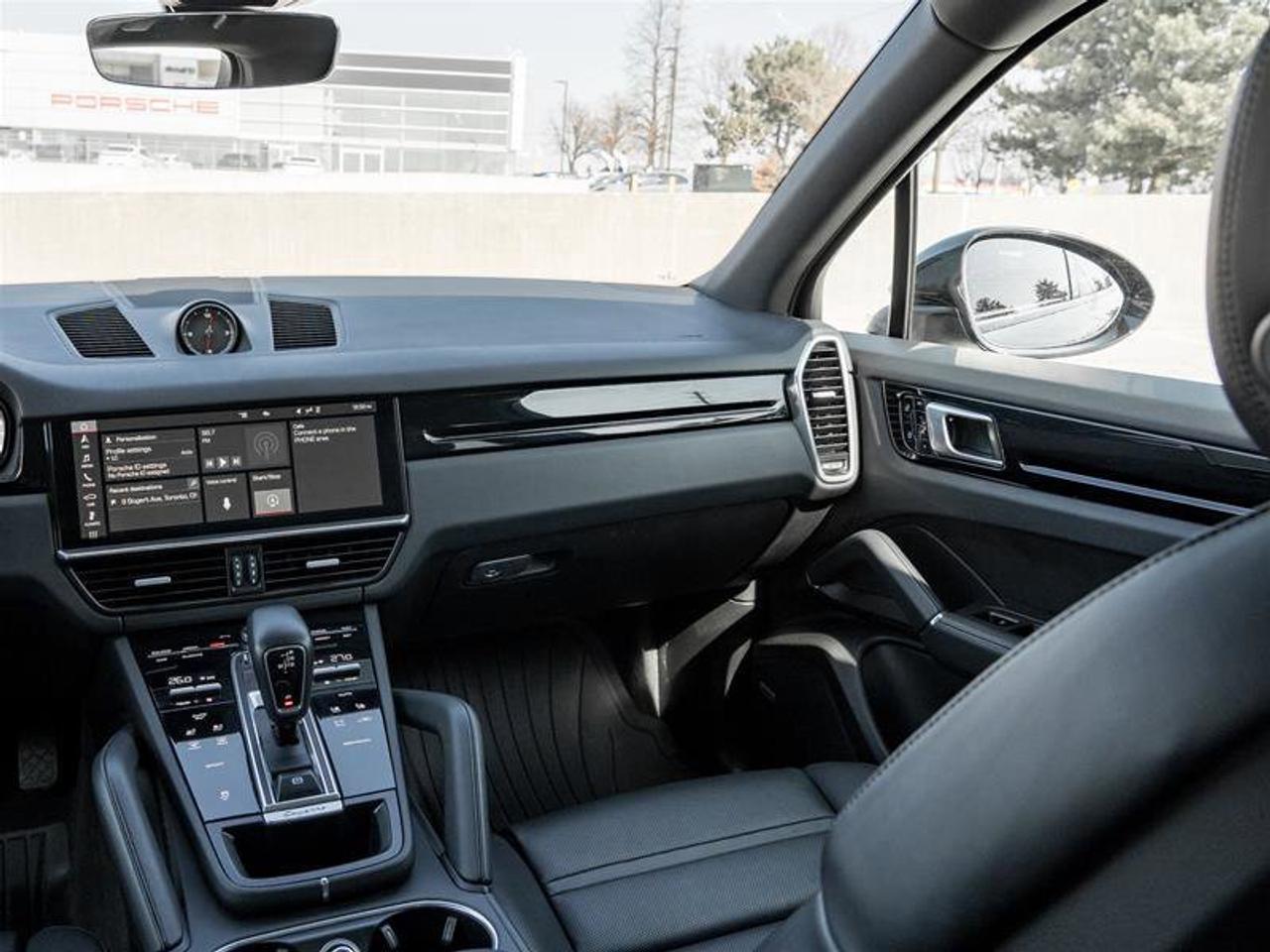 2021 Porsche Cayenne AWD Premium Plus Pkg 21 RS Spyder Design Wheels in Photo